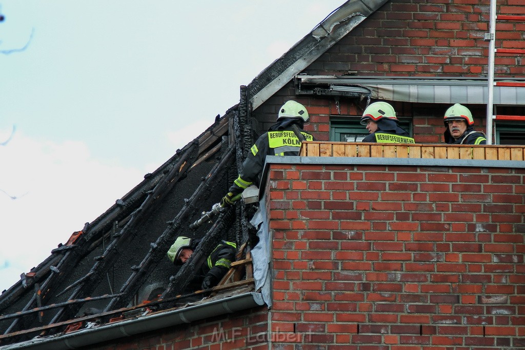 Feuer Koeln Junkersdorf Duerenerstr JK P19.jpg